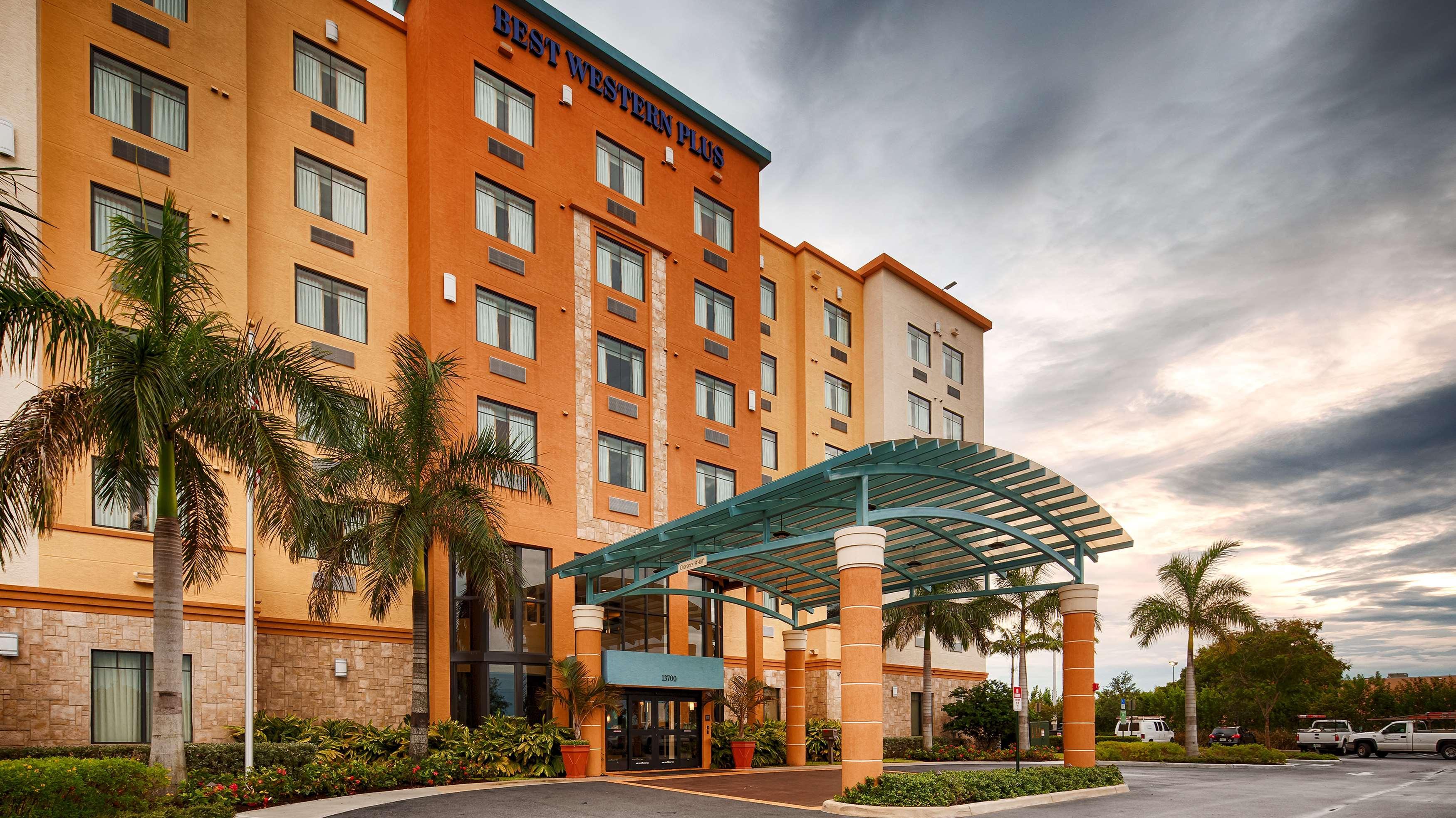 Best Western Plus Miami Executive Airport Hotel And Suites Country Walk Zewnętrze zdjęcie